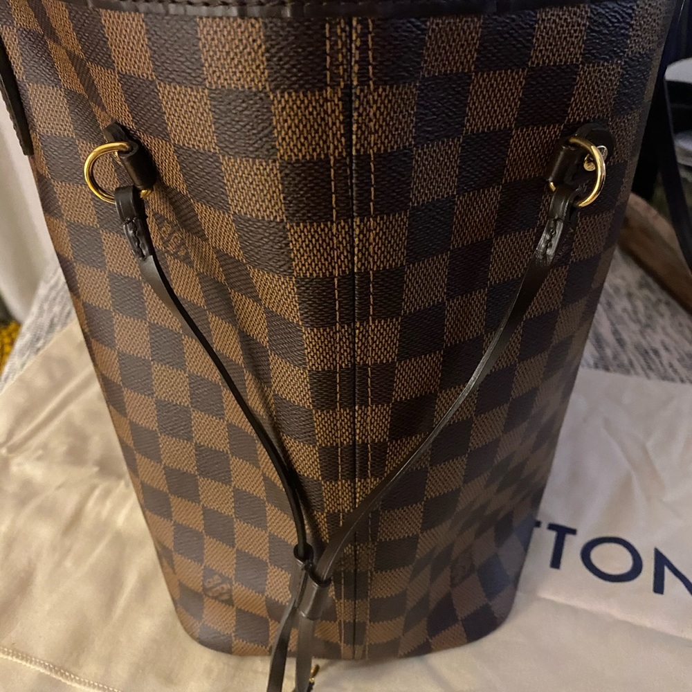 LV MM Never Full - Picture 2 of 16